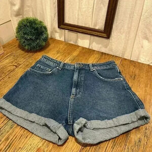 MAVI blue jeans  short size 28